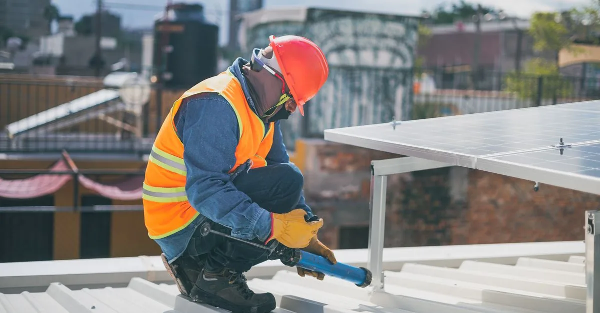 découvrez comment choisir le meilleur installateur solaire pour votre projet, en tenant compte de l'expérience, des certifications et des avis clients afin d'assurer une installation efficace et durable.