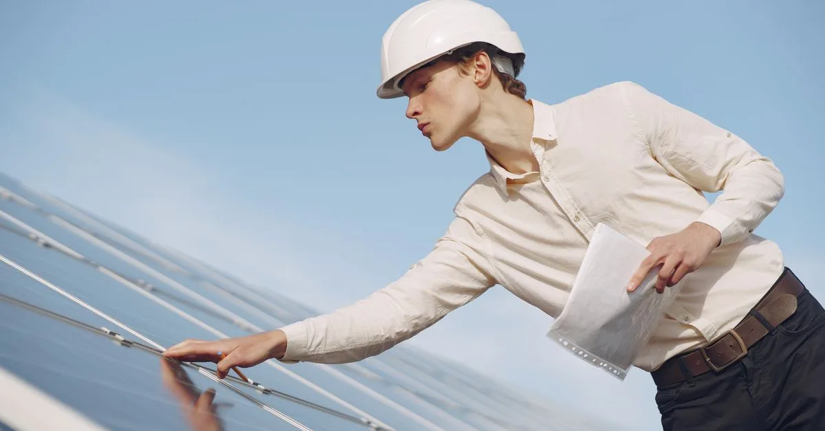 comparez facilement les devis photovoltaïques pour trouver la meilleure offre adaptée à vos besoins en énergie solaire.