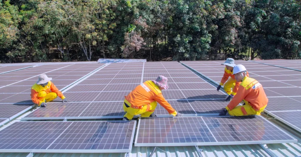 simulation de rentabilité d'installation solaire : évaluez les gains économiques potentiels de votre projet photovoltaïque grâce à notre outil précis et facile à utiliser.