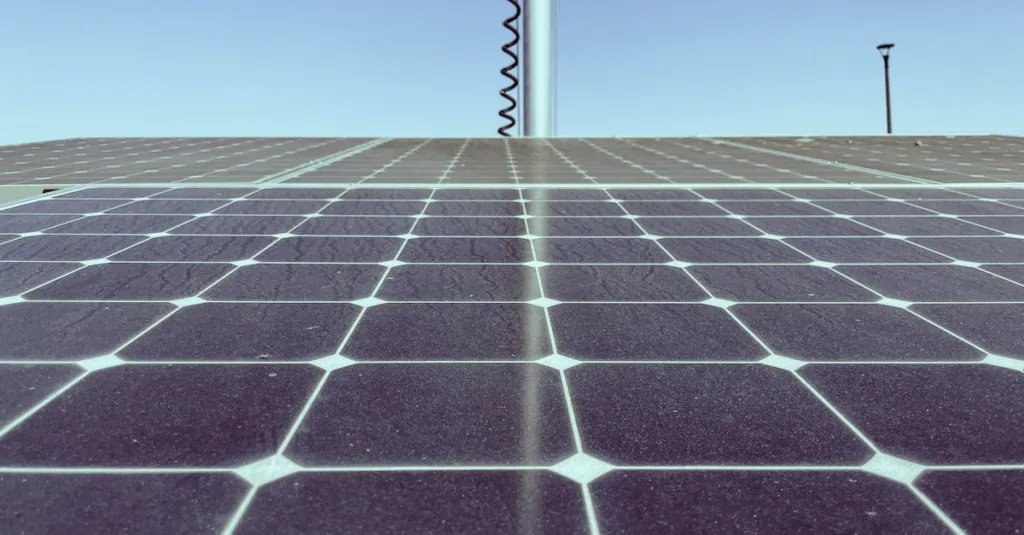 découvrez les différents types de panneaux solaires, leurs caractéristiques, avantages et applications pour optimiser votre installation photovoltaïque.
