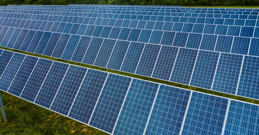 découvrez notre sélection de panneaux solaires performants et durables pour une énergie propre et économique à domicile ou au travail.