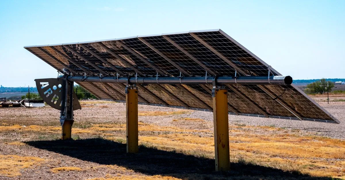 découvrez les exigences de recul applicables aux panneaux solaires, les distances à respecter et les règles locales à vérifier avant l’installation.